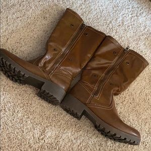Tan boots, size 6 kids